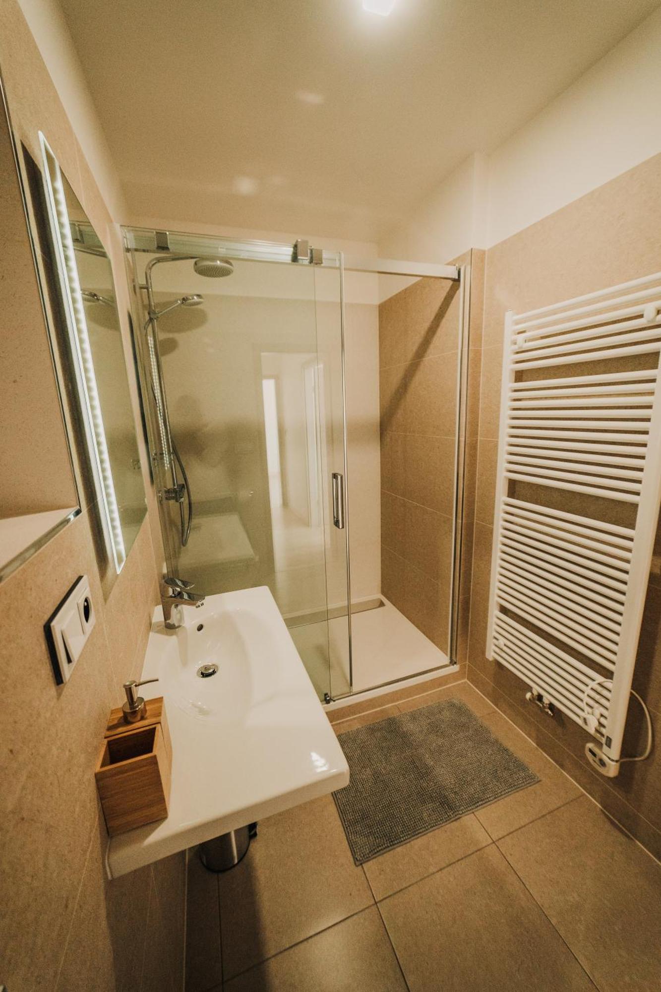 Citybeat Apartments, 400M From The Square Plzeň Exterior foto